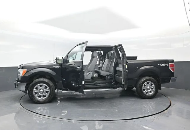 Used 2014 Tuxedo Black Metallic Ford XLT image 31