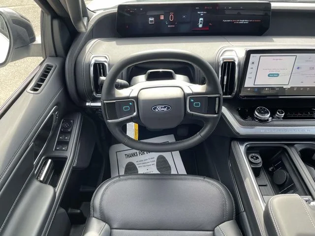New 2027 Star White Metallic Tri-Coat Ford Platinum image 14