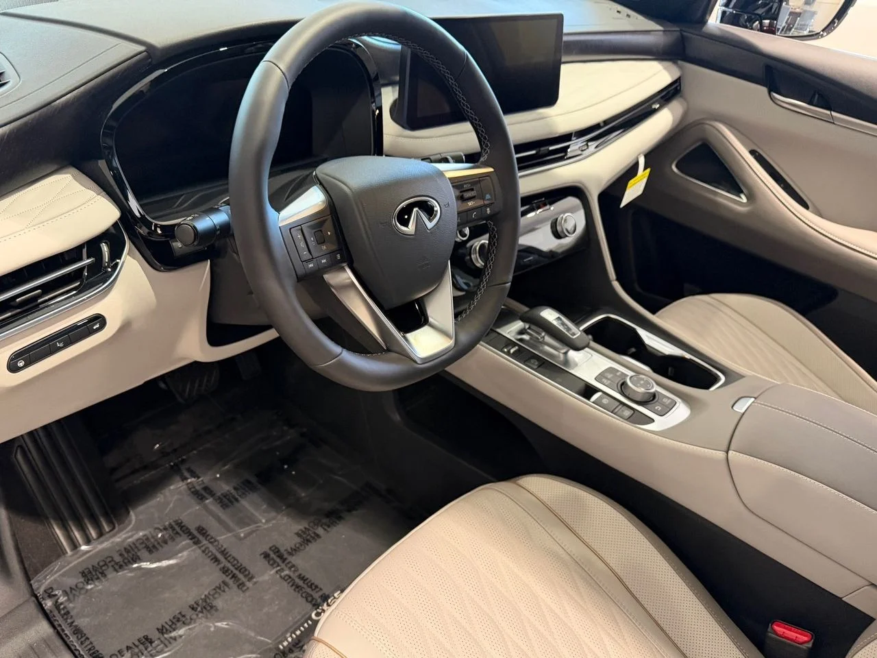 New 2027 2T DEEP EMRD INFINITI Autograph AWD image 11