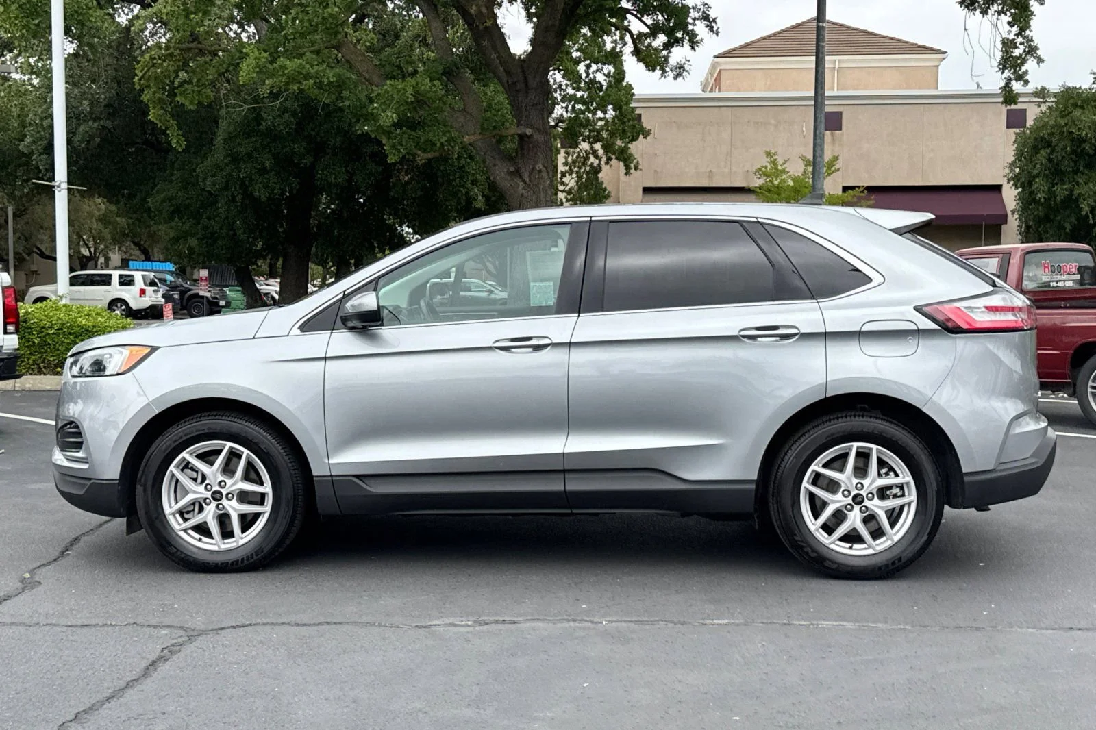 Used 2024 Iconic Silver Ford SEL image 6