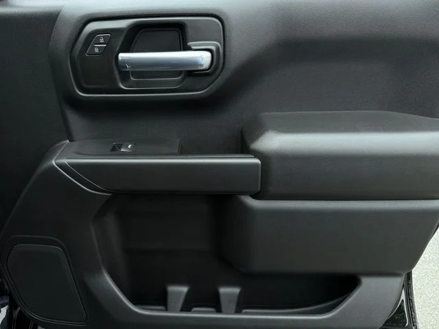 Used 2025 Black Chevrolet Custom image 34