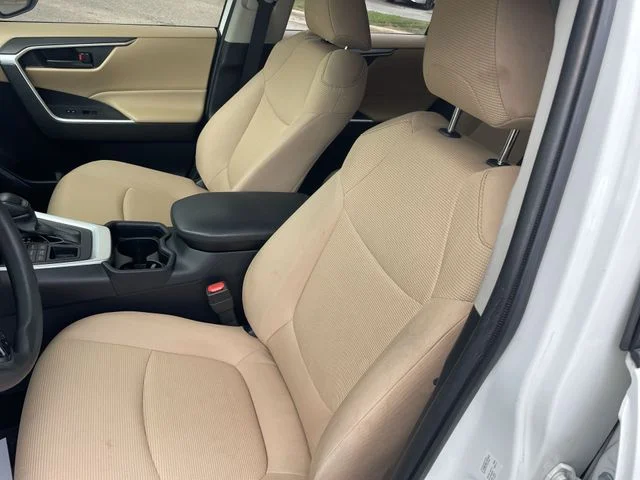 Used 2020 White Toyota LE image 11