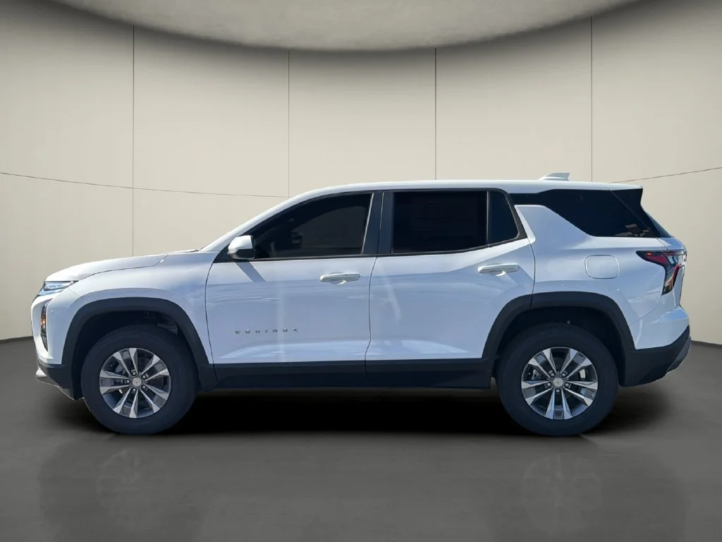 New 2027 Summit White Chevrolet LT image 4