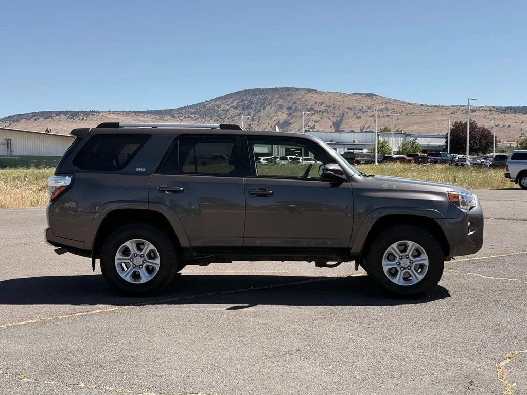 Used 2022 Magnetic Gray Metallic Toyota SR5 Premium image 7