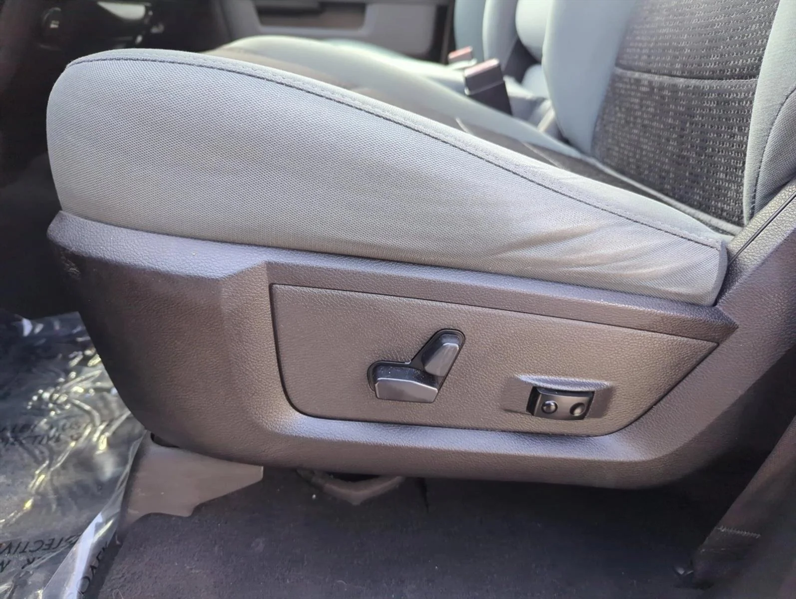 Used 2019 Bright Silver Metallic Clearcoat Ram SLT image 16