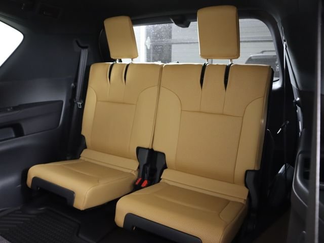 New 2026 Eminent White Pearl Lexus  600 LUXURY image 23