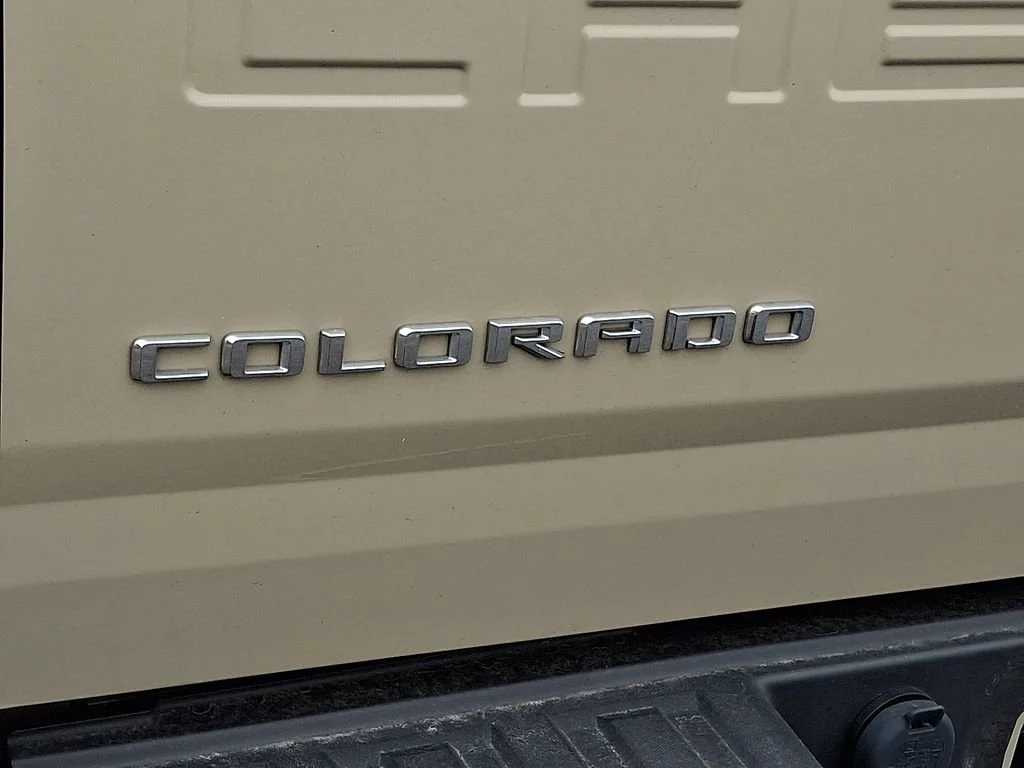Used 2021 Sand Dune Metallic Chevrolet Z71 image 31