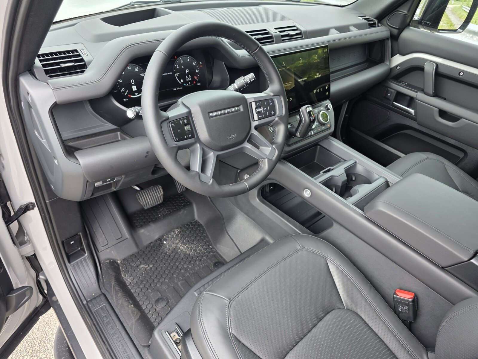 New 2026 Borasco Grey Land Rover P400 X-Dynamic SE image 10