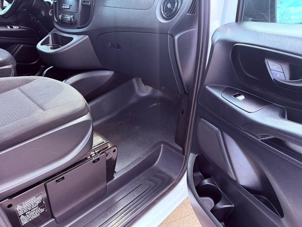 Used 2022 White Mercedes-Benz Cargo image 20