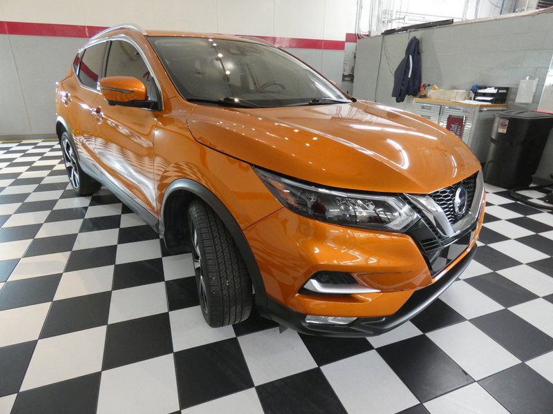 Used 2022 ORANGE Nissan AWD SL image 3