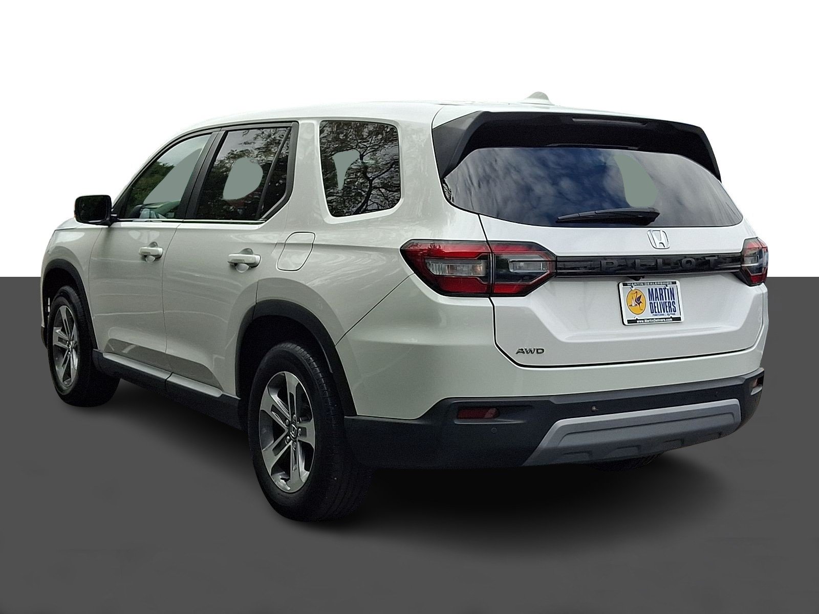Used 2024 Platinum White Pearl Honda EX-L 8 Passenger image 4