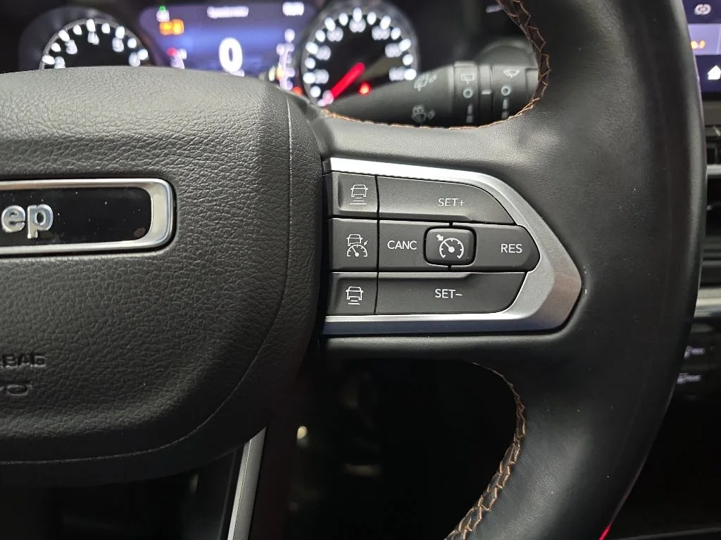 Used 2022 Red Jeep Limited image 20