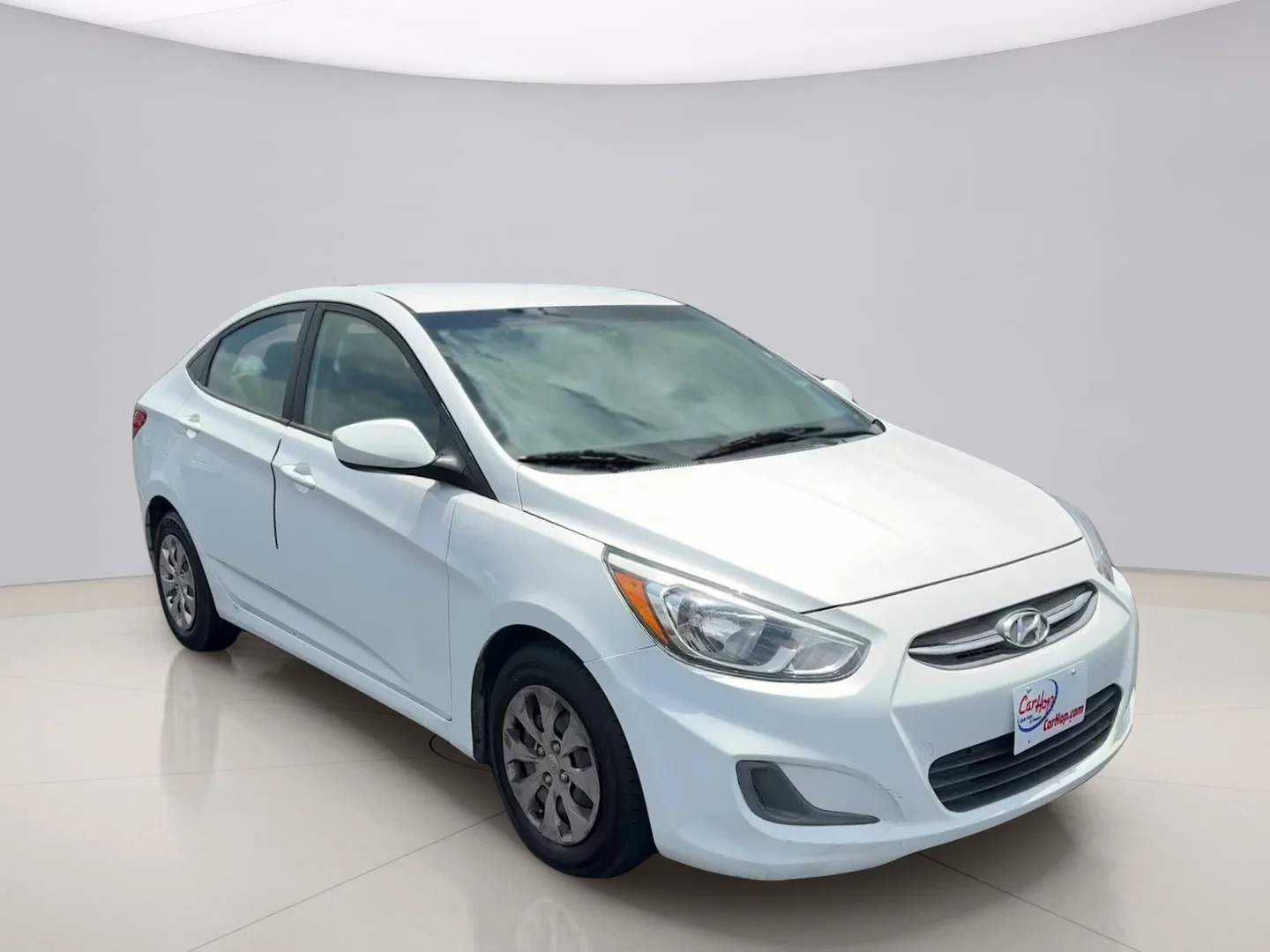 Used 2016 White Hyundai SE image 7