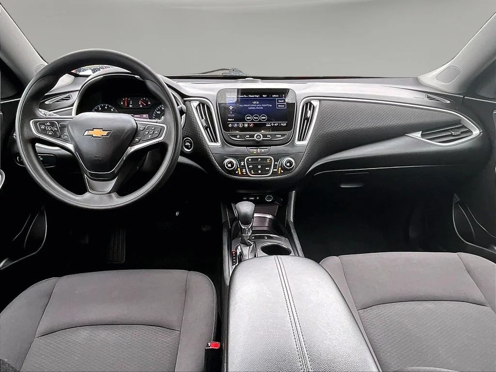 Used 2024 White Chevrolet LT image 9