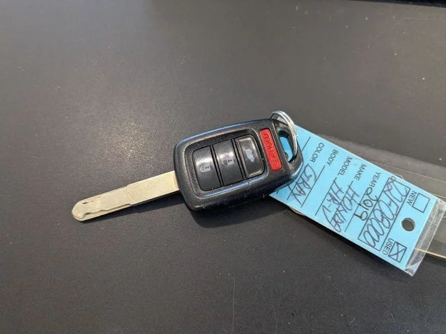 Used 2019 Lunar Silver Metallic Honda LX image 3