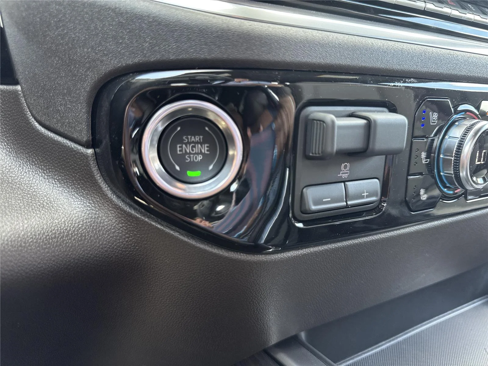 New 2026 Sterling Metallic GMC SLT image 24