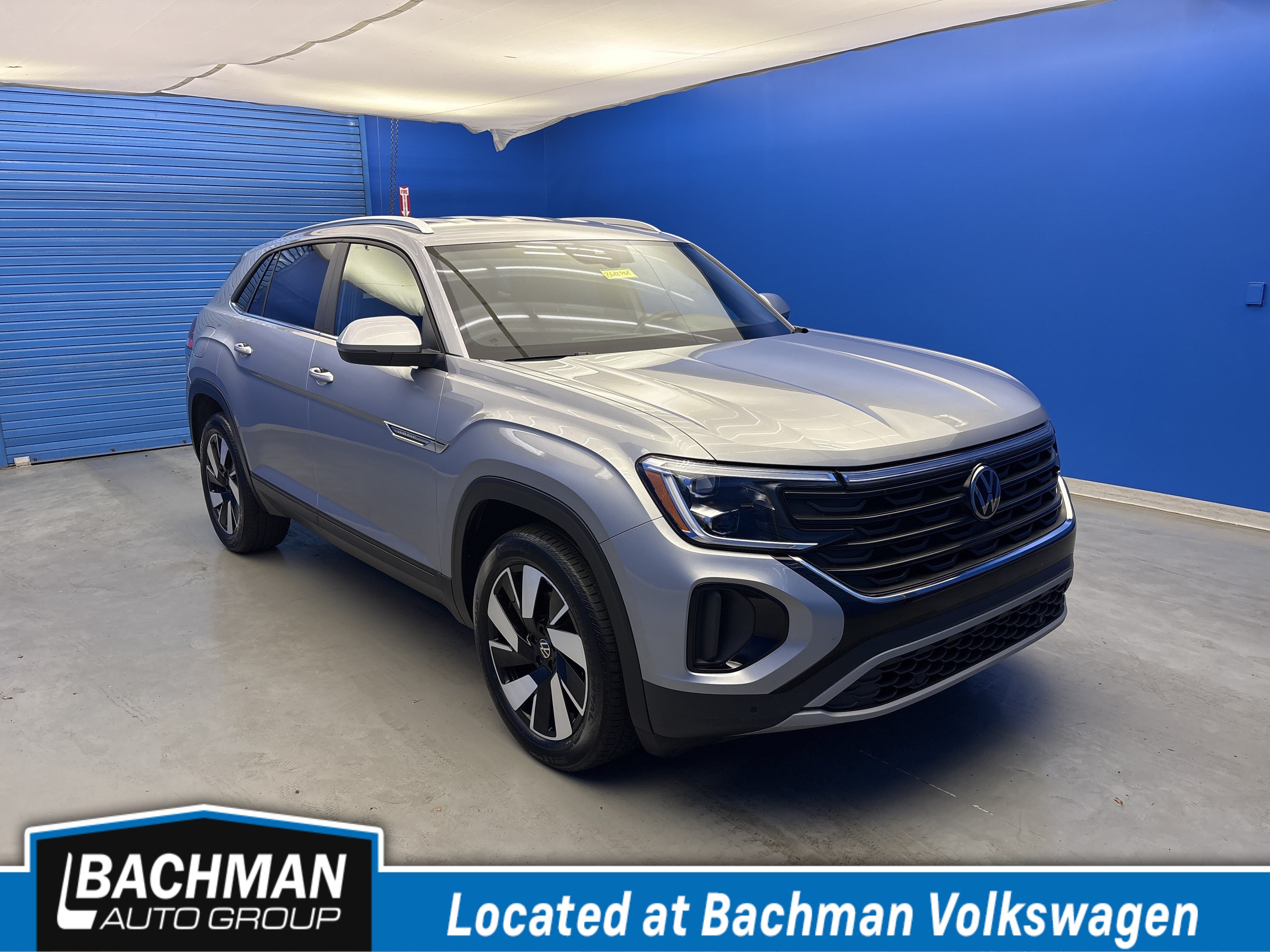 2024 Volkswagen Atlas Cross Sport 2.0T SE w/Tech 4MOTION's photo