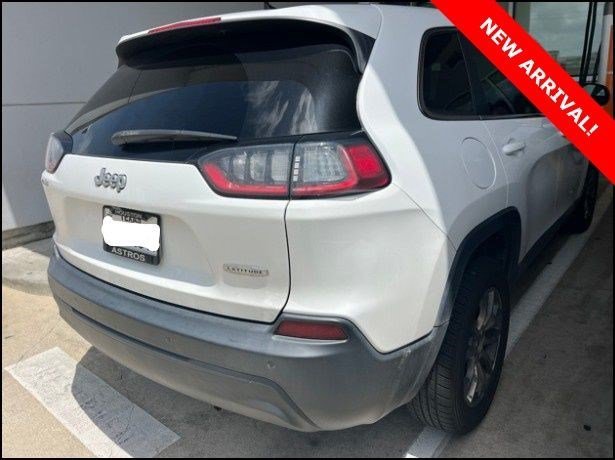 Used 2019 Bright White Clearcoat Jeep Latitude Plus image 2