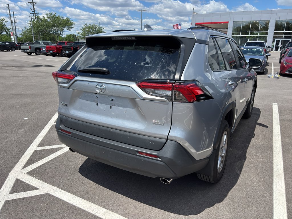 Used 2022 Silver Sky Metallic Toyota XLE image 4