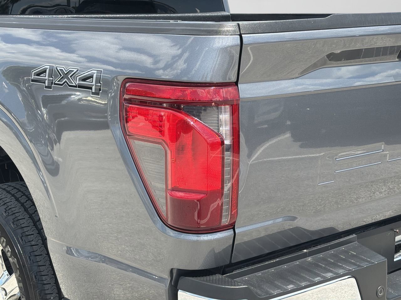 Used 2024 Gray Metallic Ford XLT image 7