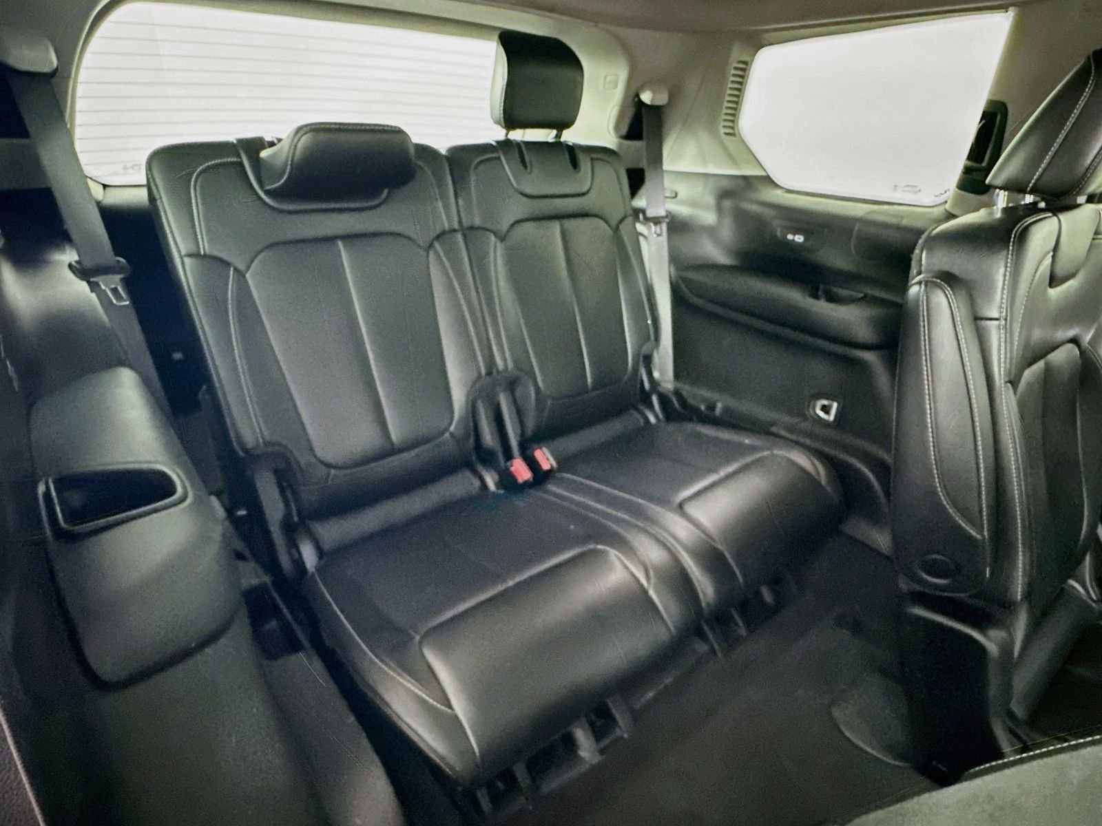 Used 2022 Bright White Clearcoat Jeep Limited image 29