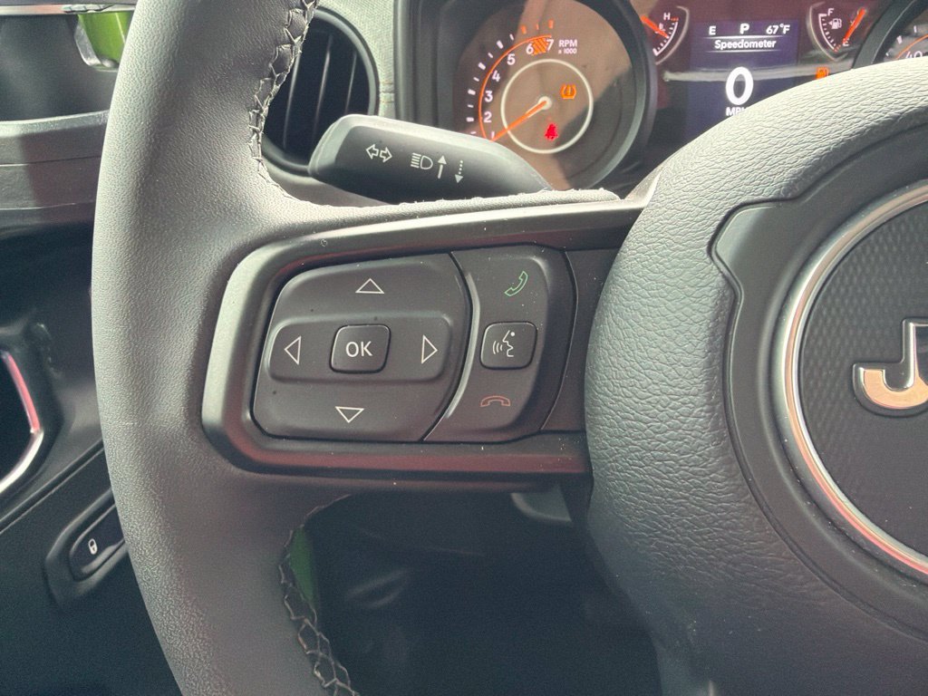 Used 2025 Green Jeep Sport S image 30