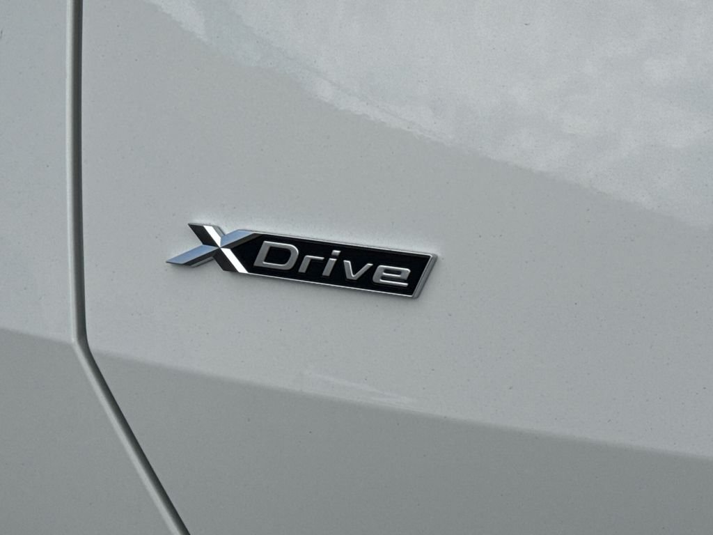 New 2026 Alpine White BMW 30 xDrive image 9