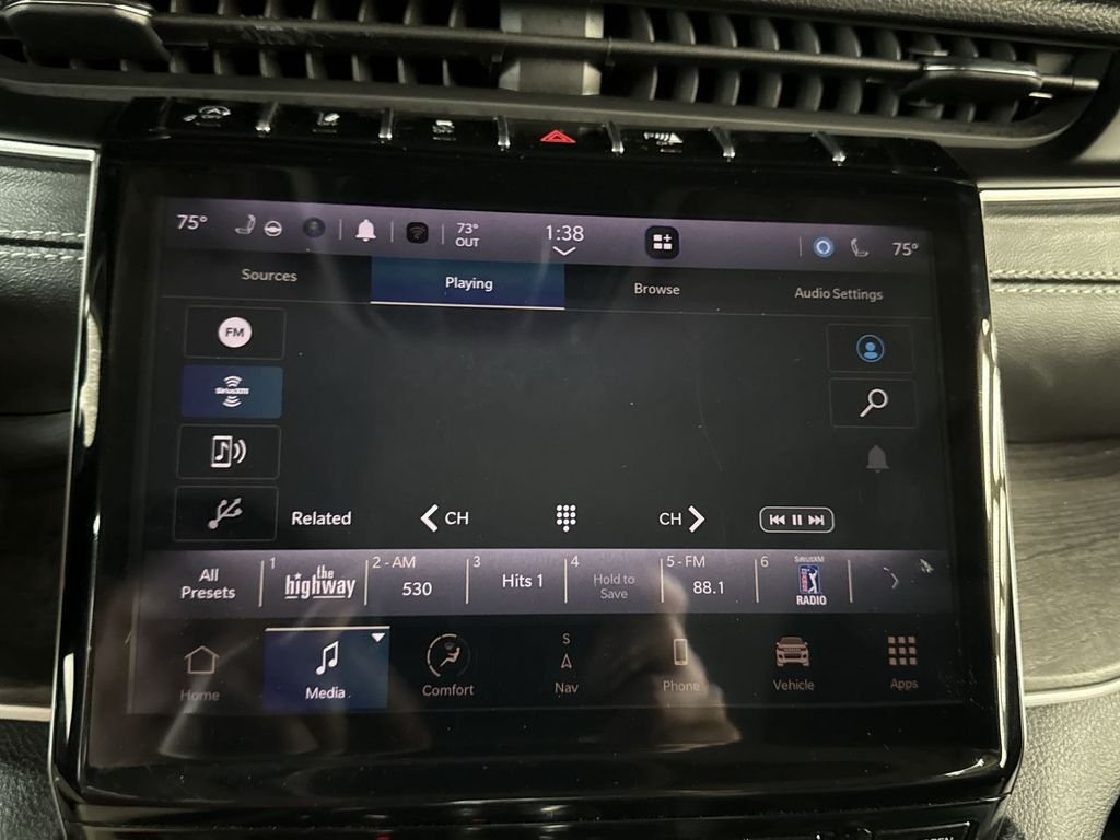 Used 2023 Velvet Jeep Limited image 24