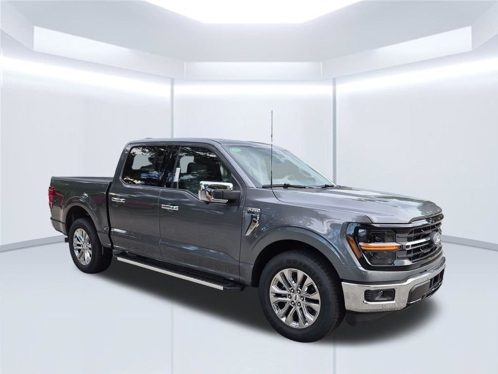 New 2026 Carbonized Gray Metallic Ford XLT image 9