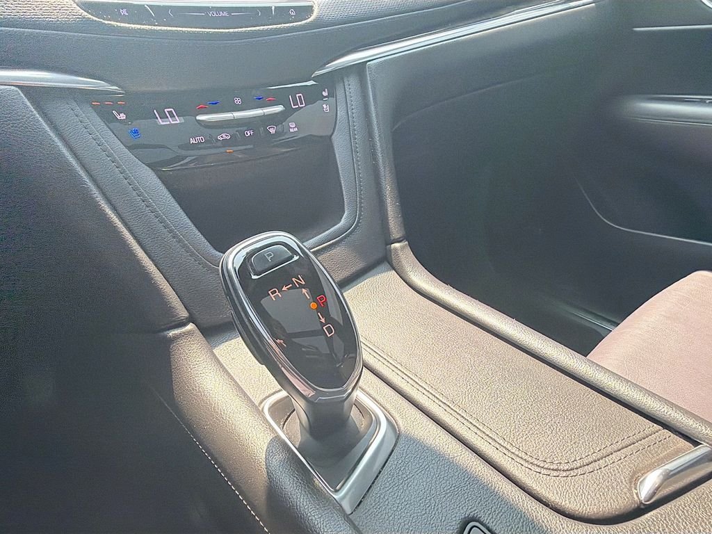 Used 2017 Silver Cadillac Luxury image 17