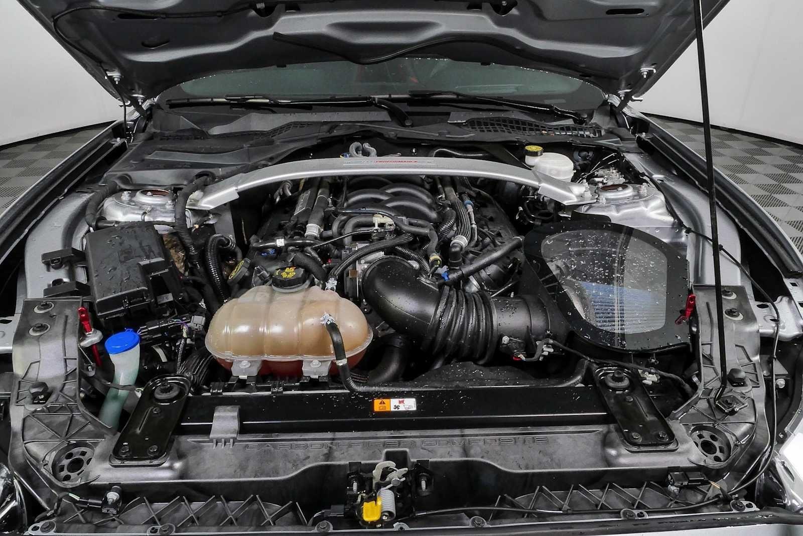 Used 2020 Iconic Silver Ford Shelby GT350R image 30