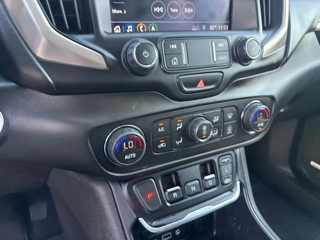 Used 2021 Silver GMC Denali image 17