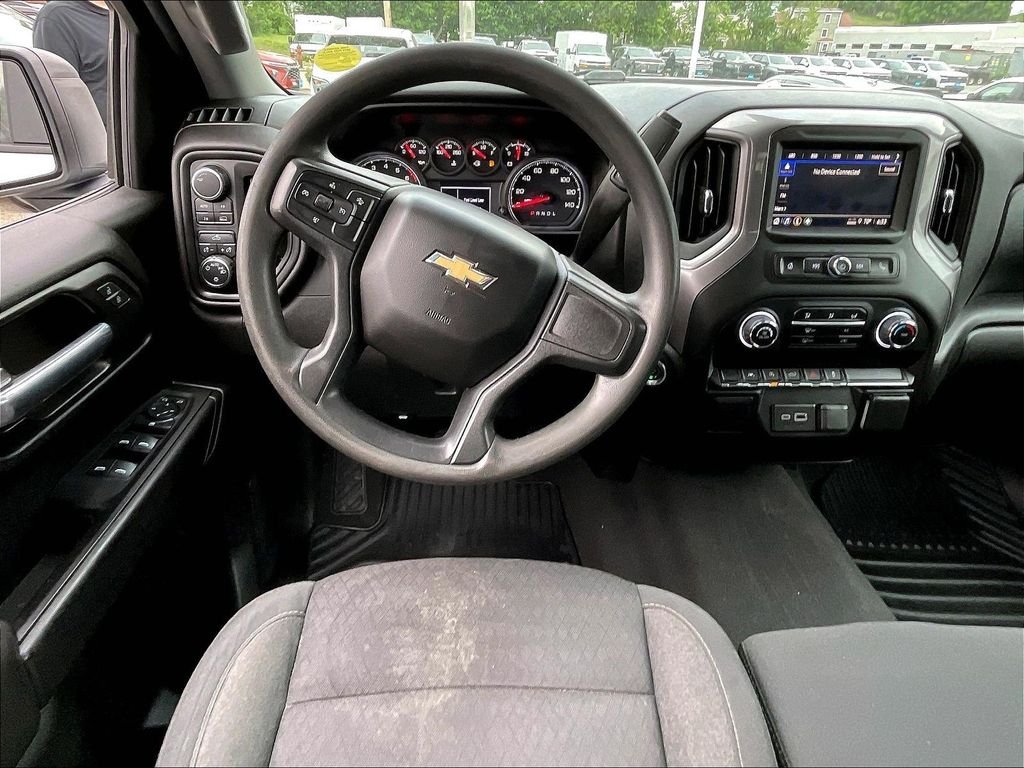 Used 2023 White Chevrolet Custom image 17