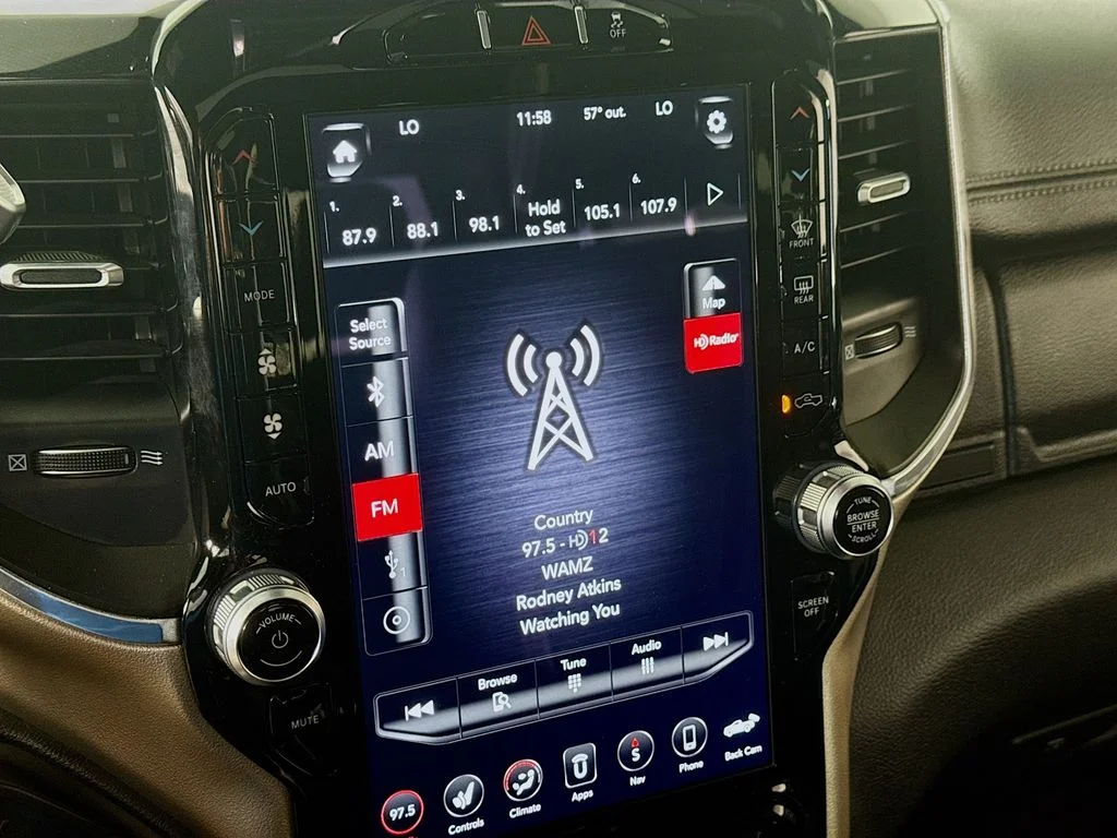 Used 2019 Diamond Black Crystal Pearlcoat Ram Laramie image 19