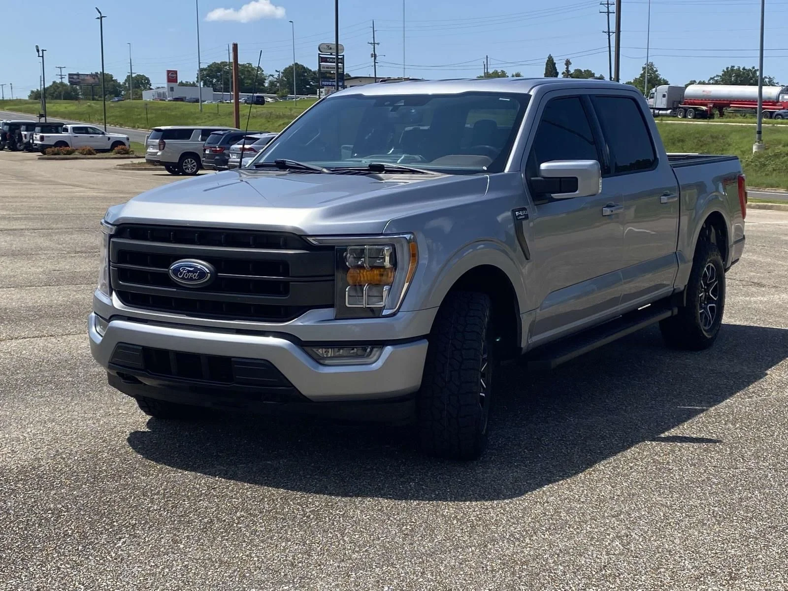 Used 2022 Silver Ford Lariat image 3