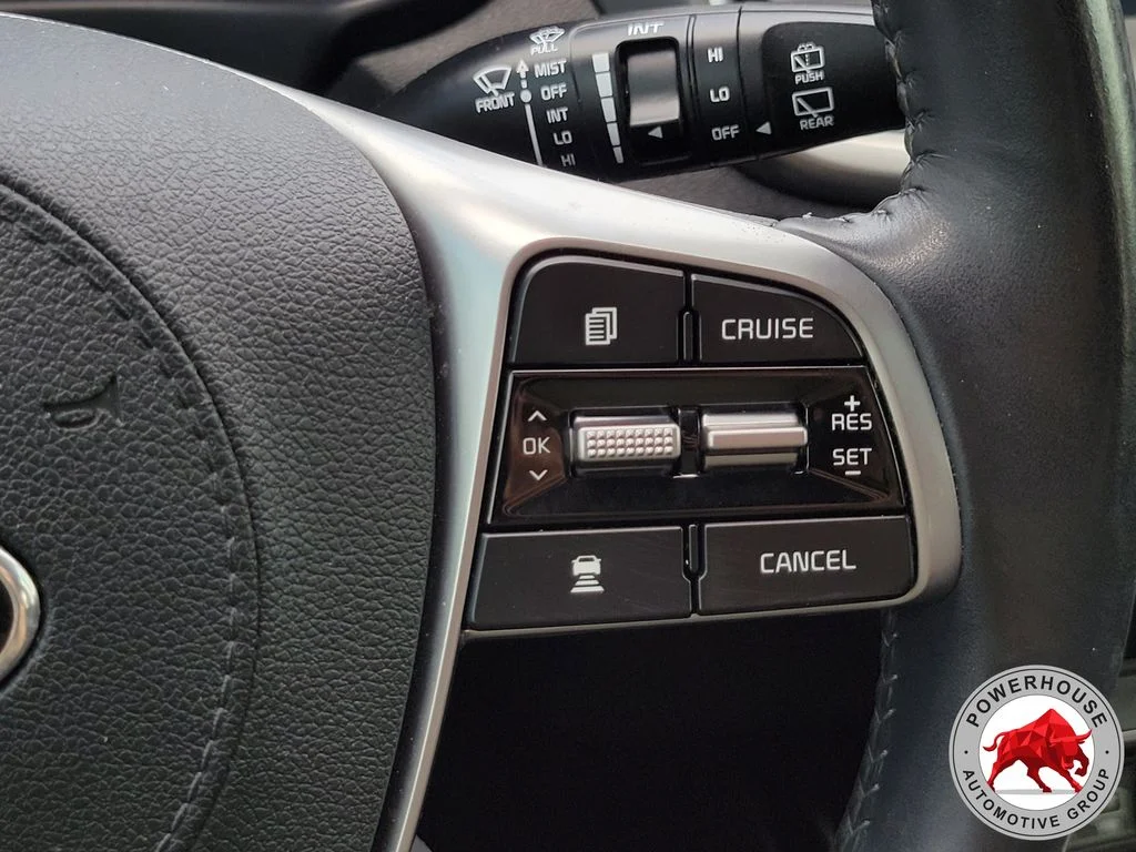 Used 2019 White Kia EX image 30