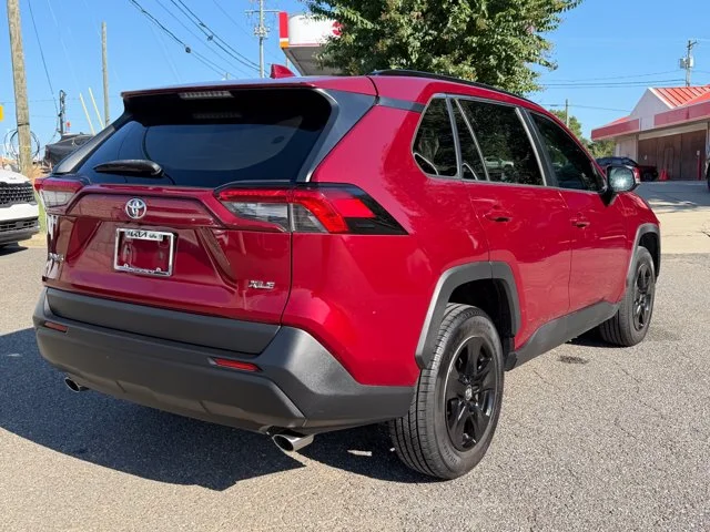 Used 2019 Pearl Toyota XLE image 5