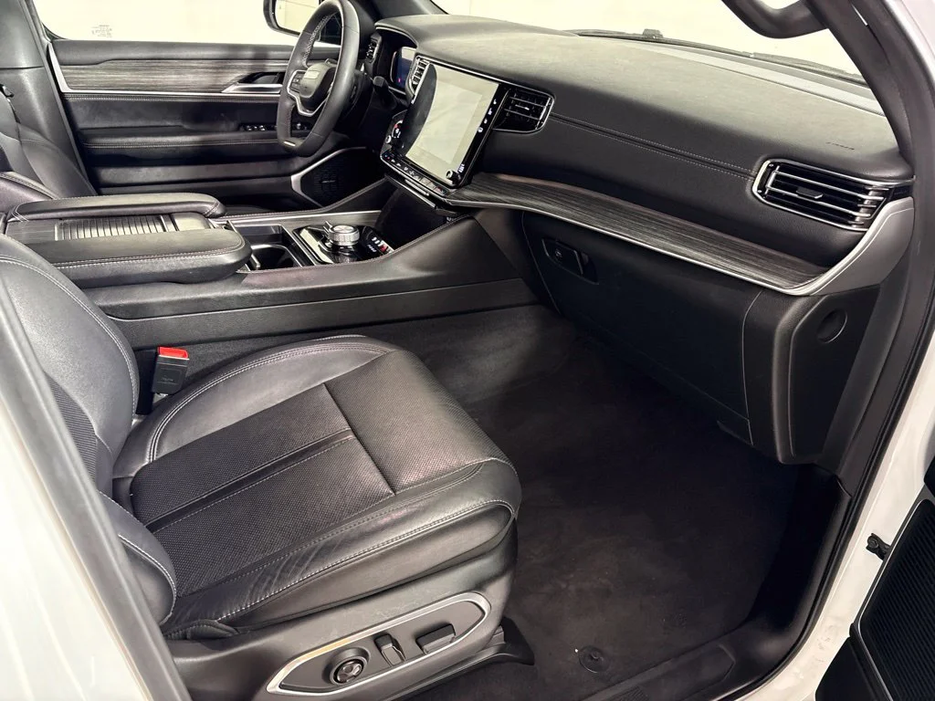 Used 2024 White Jeep Series II image 18