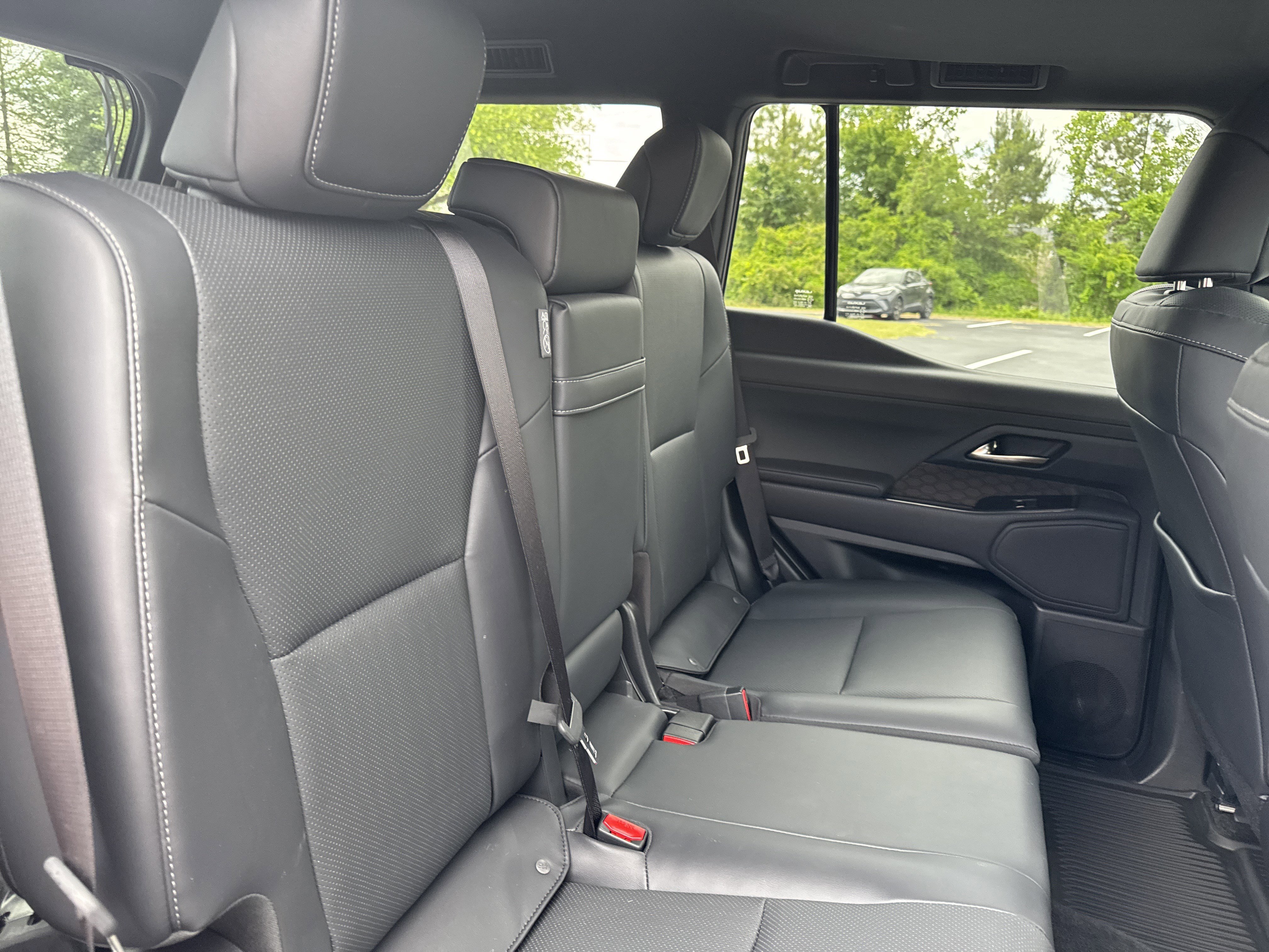 Used 2025 Incognito Lexus 550 Premium+ image 38
