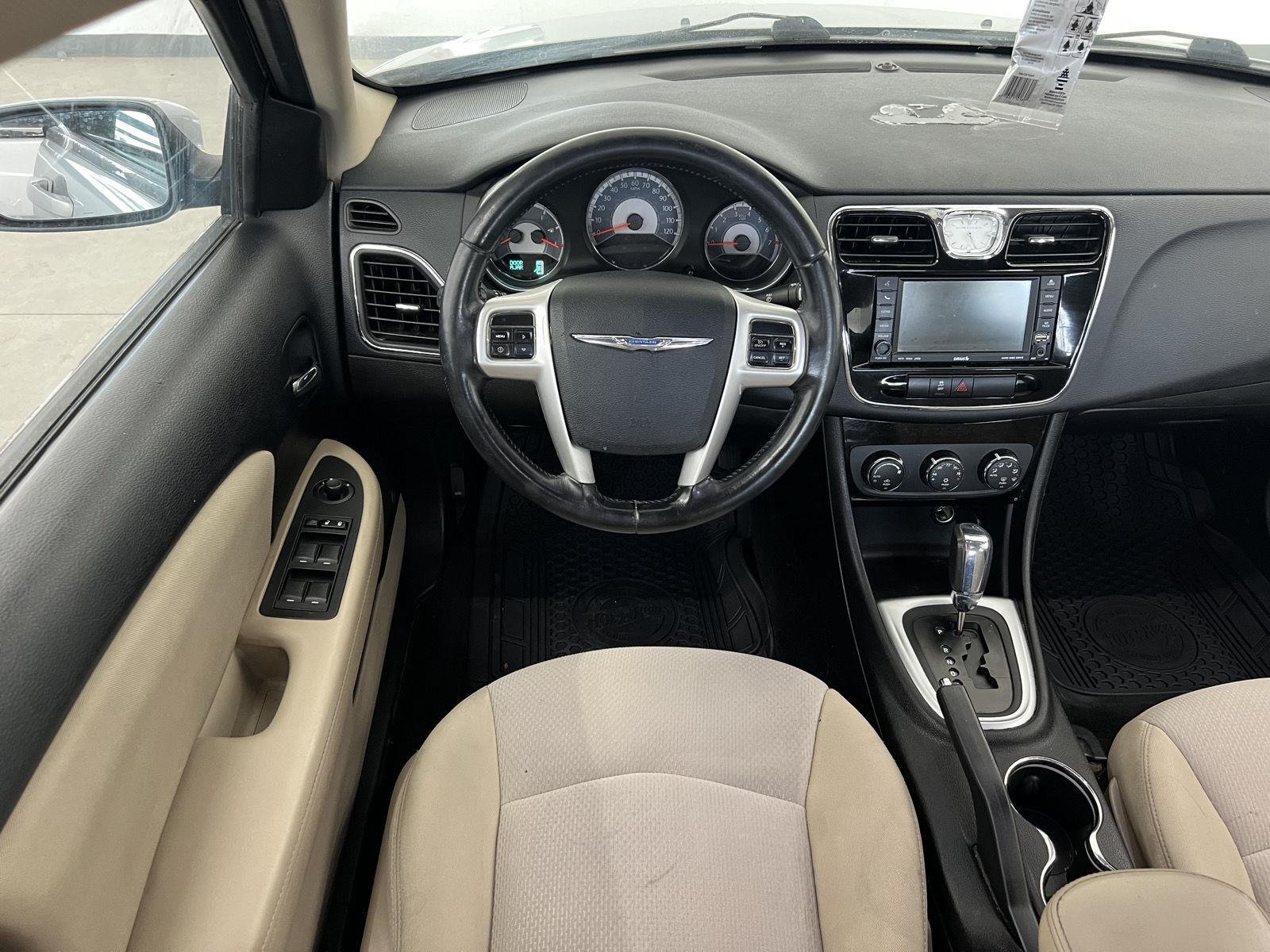 2011 Chrysler 200 Touring - Photo 25