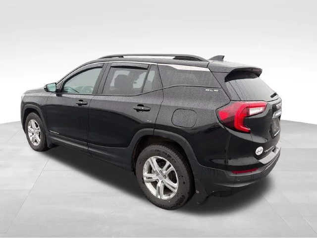 Used 2022 Ebony Twilight Metallic GMC SLE image 3