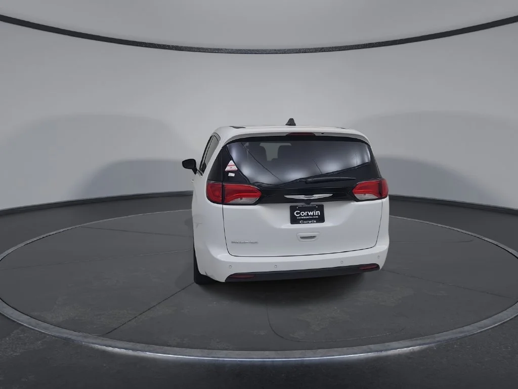New 2027 Bright White Clear-Coat Paint Chrysler LX image 12