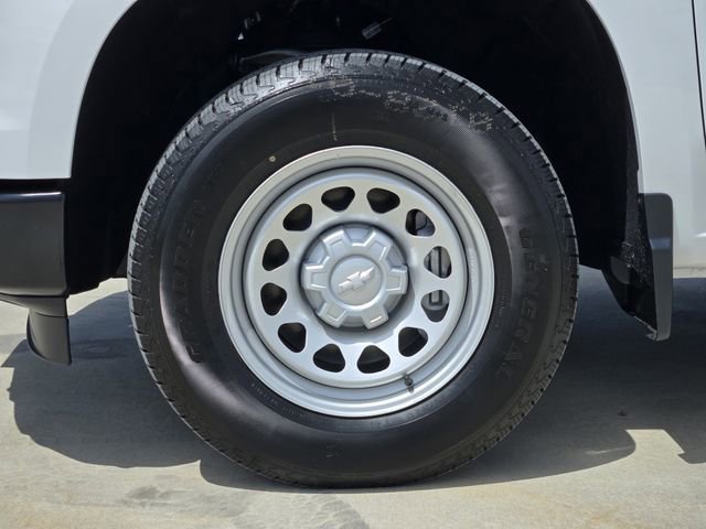 New 2026 Summit White Chevrolet WT image 8