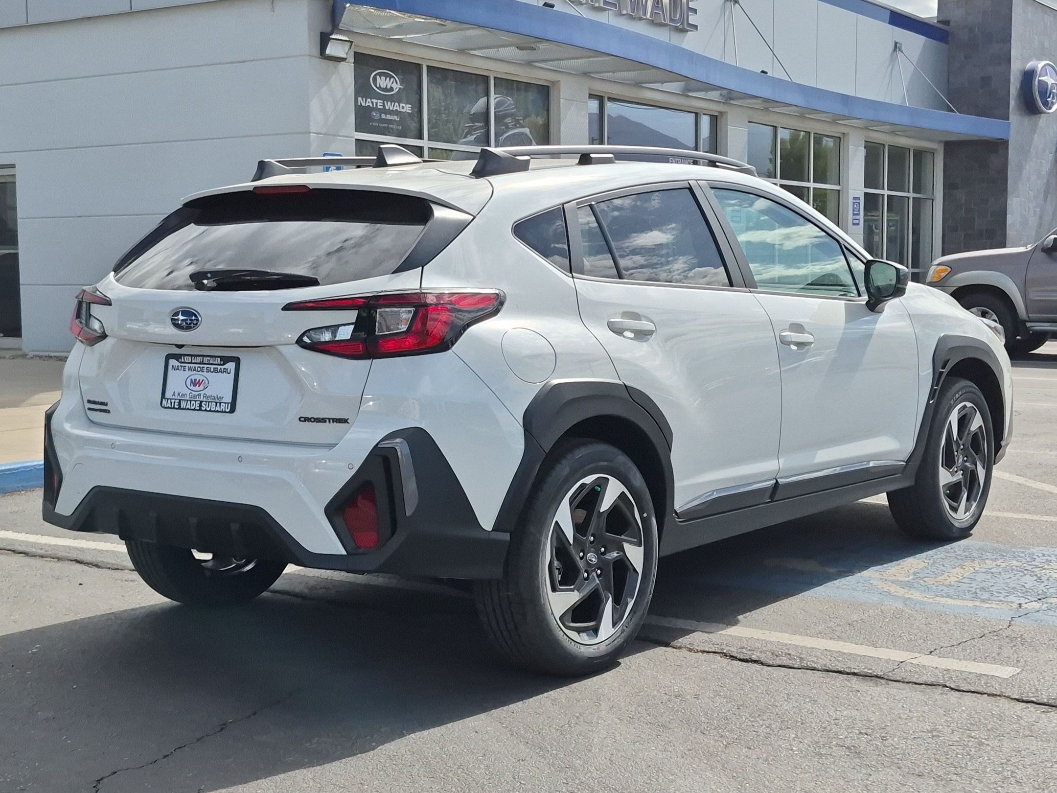 New 2026 CRYSTAL WHITE PEARL Subaru Limited image 3