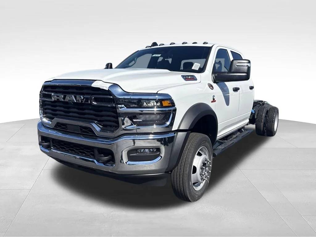 New 2026 Bright White Clear-Coat Exterior Paint RAM TRADESMAN image 7