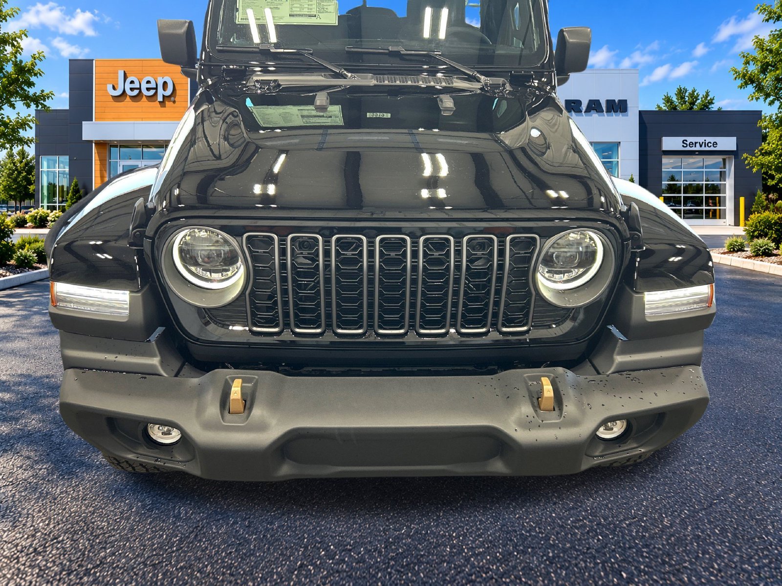 New 2026 Black Clear-Coat Exterior Paint Jeep 85th Anniversary Edition image 20