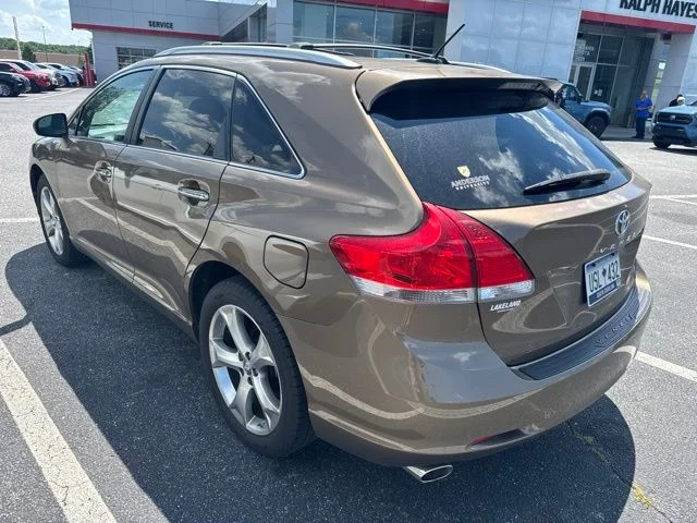 Used 2009 Gold Toyota Base image 4