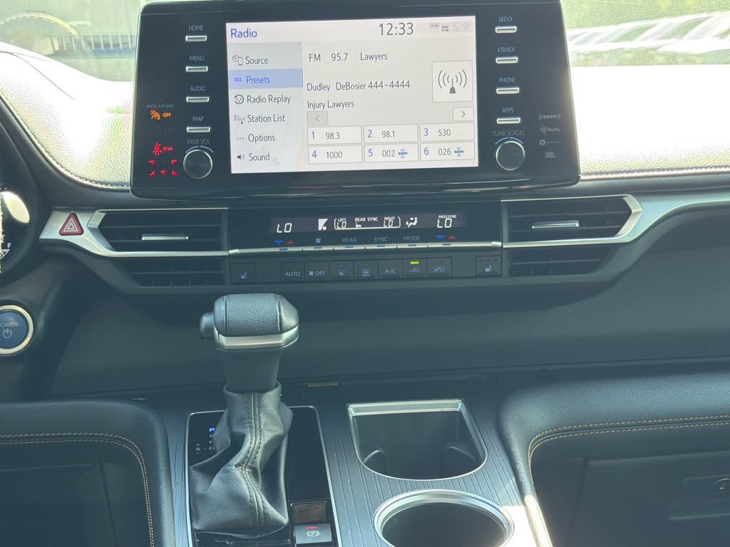 2024 Toyota Sienna Woodland Edition - Photo 20