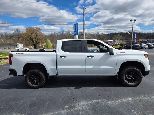Used 2025 White Chevrolet Custom Trail Boss image 9