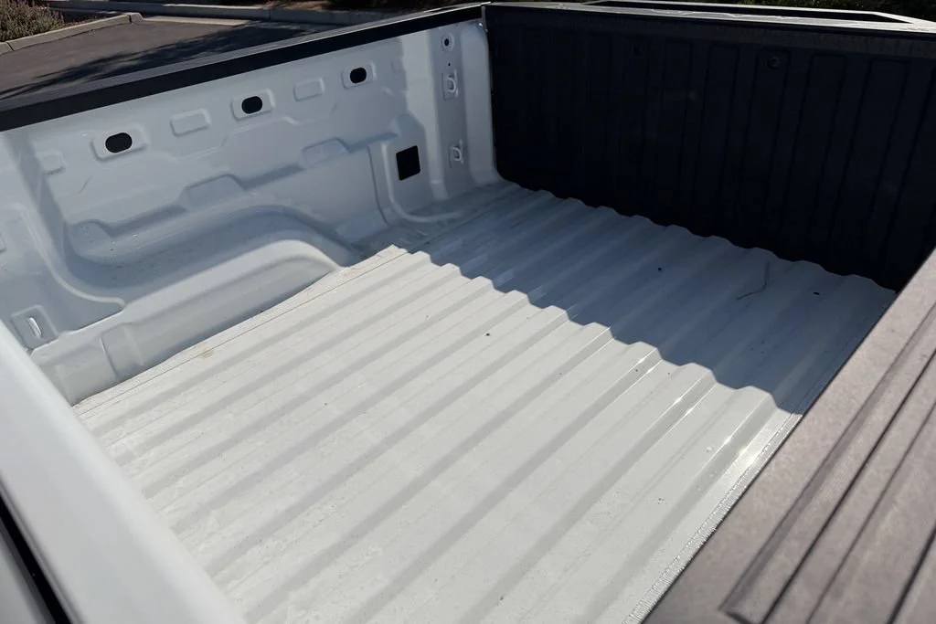 New 2026 Summit White GMC Elevation image 26